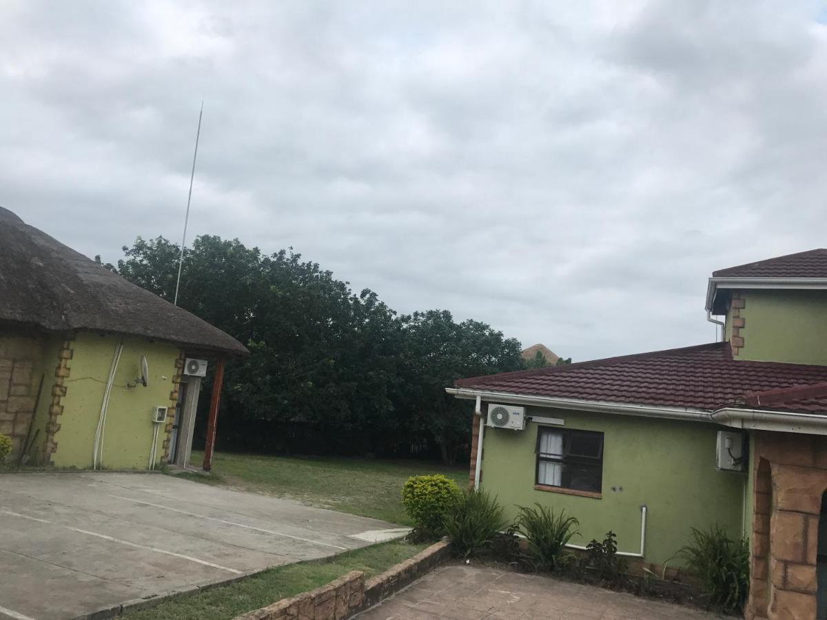 Sodwana Road Holiday Lodge Содвана-Бей Экстерьер фото