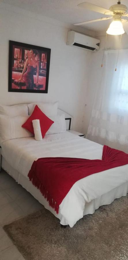 Sodwana Road Holiday Lodge Содвана-Бей Экстерьер фото